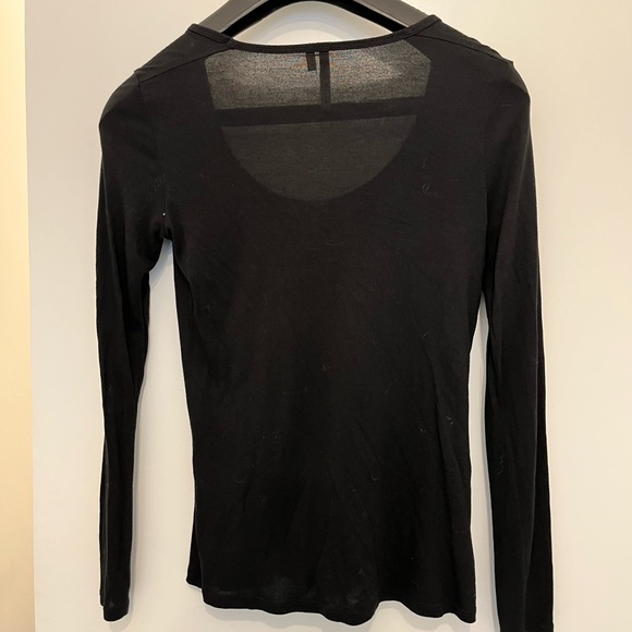 Banana Republic long sleeved tee - Picture 3 of 3